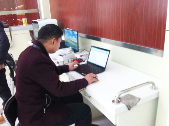 �ҹ�˾������Ա�����ݽ��н���һ�����װ���ԡ�